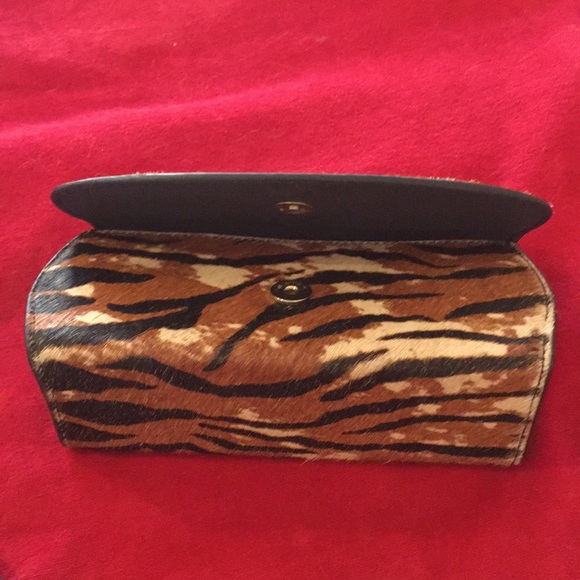 Chico’s Sun & Rain Set - Picture 2 of 4